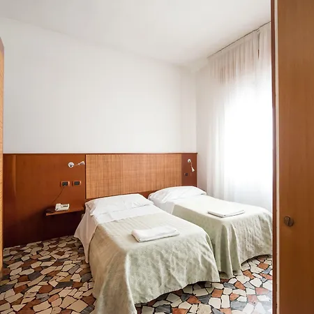 Clodia Hotel 2*