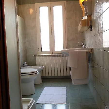 Clodia Hotel 2*