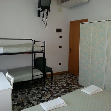 Clodia 2* كيودجا