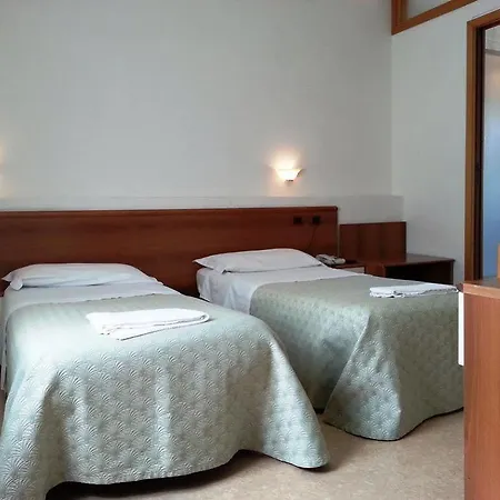 Hotel Clodia 2*